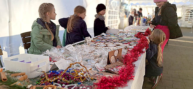 szkolny kiermasz swiateczny stoiska