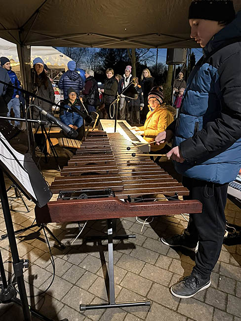 wystep muzyczny kiermasz montessori