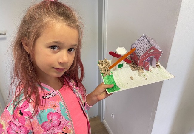 prace plastyczne summer camp montessori 2025