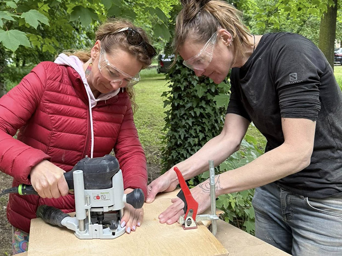 Alicja w krainie drewna warsztaty zegary